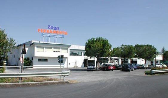 Ferramenta-per-riparazioni-domestiche-e-manutenzione-san-severino-marche